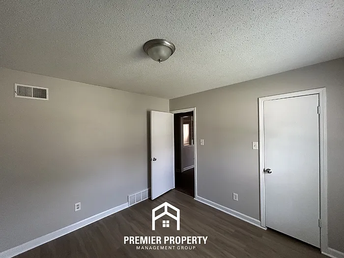 7429 Palgrave Ln — Photo 14