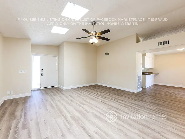 11134 N 82nd Dr — Photo 6