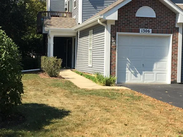 1306 Shawford Way #1, Elgin, IL 60120