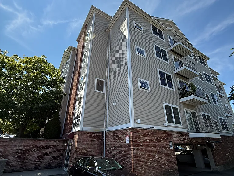 260 Main St #305 — Photo 11