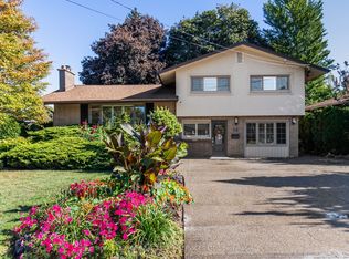 15 Belair Dr, Hamilton, ON L9A 2Z3