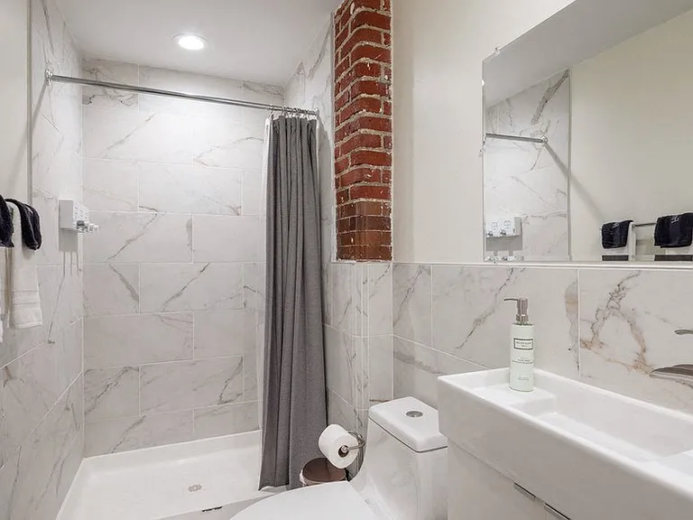 West Lofts Apartments — Photo 45