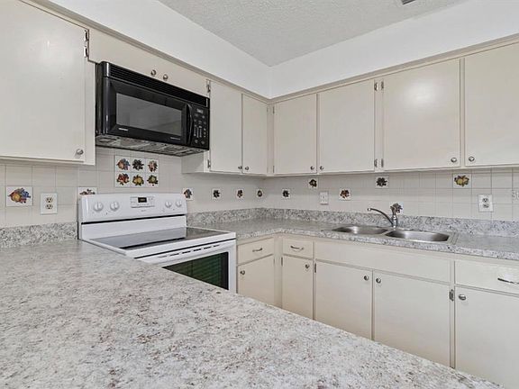 5th image of 7516 N CORTEZ STREET