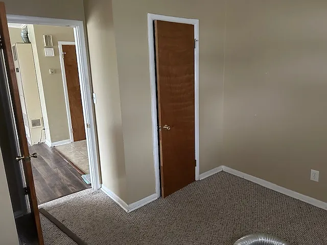 211 Elm Pl — Photo 7