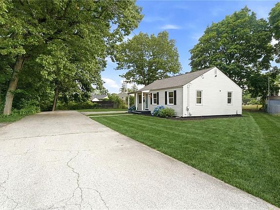 3rd image of 28 Plain St