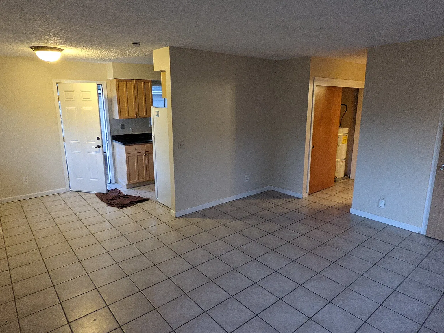 2 bed, 750 sqft, $1,600 — Photo 4