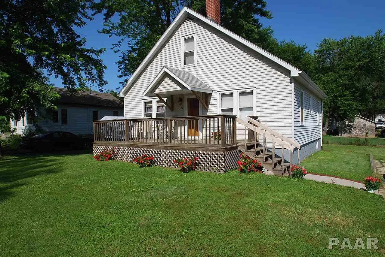 320 Riverview Dr photo 1