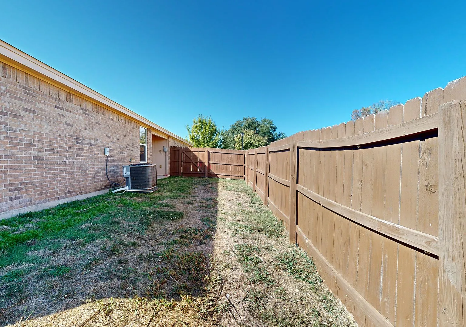 Corner Lot Duplex In Harker Heights — Photo 3