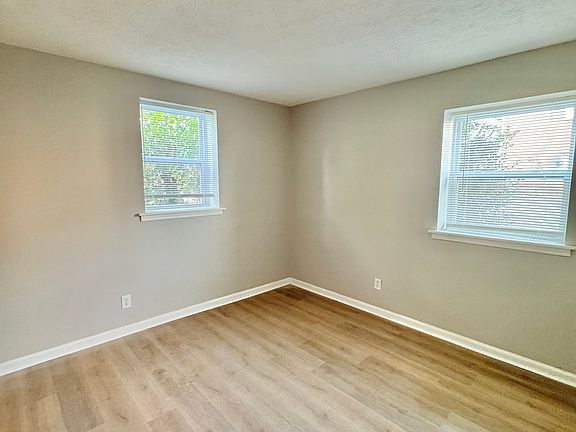 5th image of 930 Tierra Linda Dr APT 302