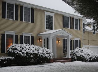 11 Chatsworth Ct, East Granby, CT 06026
