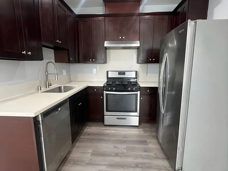 1707 W 62nd St — Photo 3