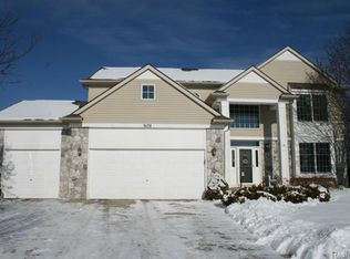 1078 Cantor Ln, South Lyon, MI