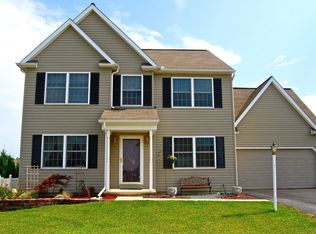 1883 Ashcombe Dr, Dover, PA 17315
