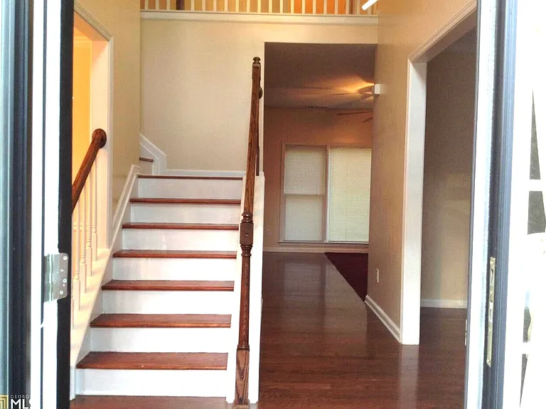 699 Oakview Trl — Photo 2
