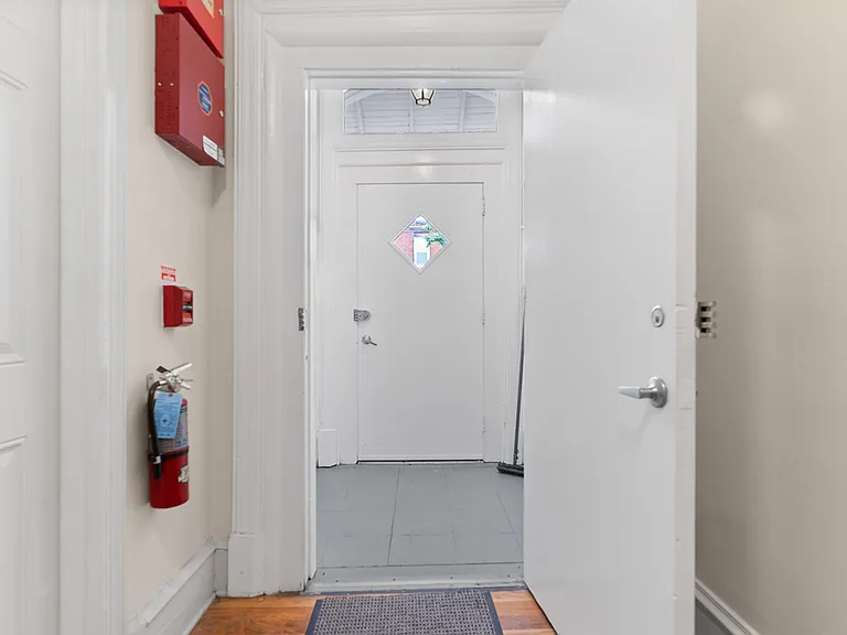 637 N 32nd St #1 — Photo 20