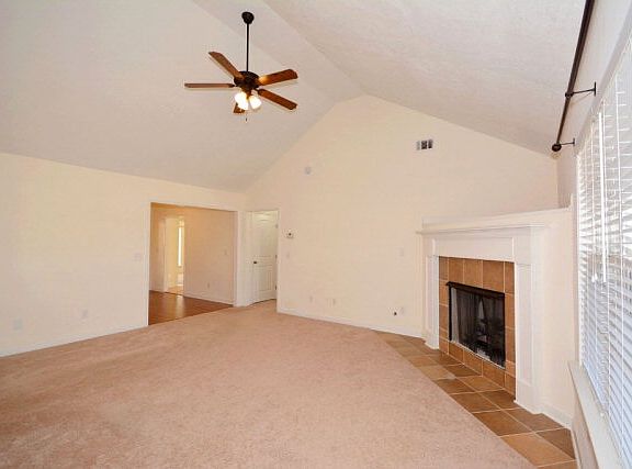 5th image of 678 Ventana Dr