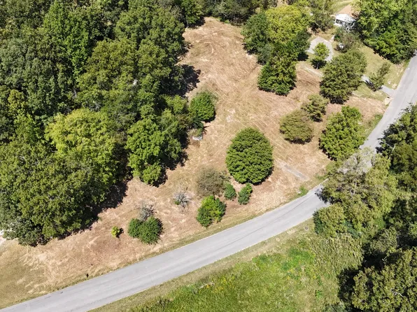 842 Cowan Rd, Dickson, TN 37055