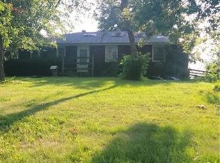 717 Mount Calvary Rd, Lansing, KS 66043