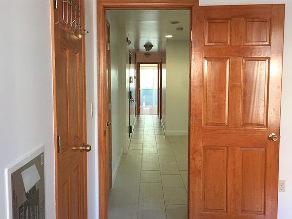 2nd image of 922 Green St
