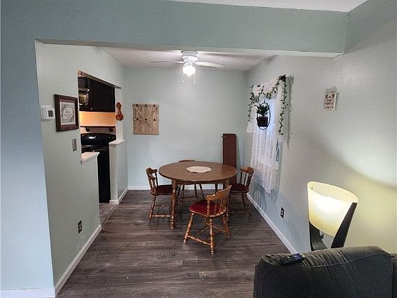 5th image of 4211 Dennis Ln