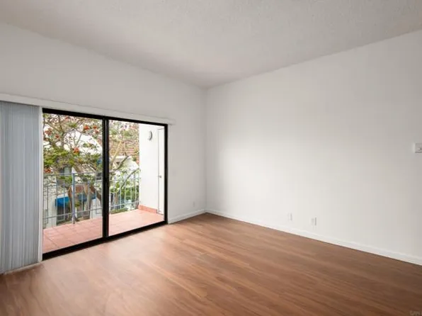 8310 Regents Rd Unit 3A, San Diego, CA 92122