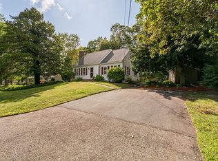 29 Willow Run Dr, Centerville, MA 02632