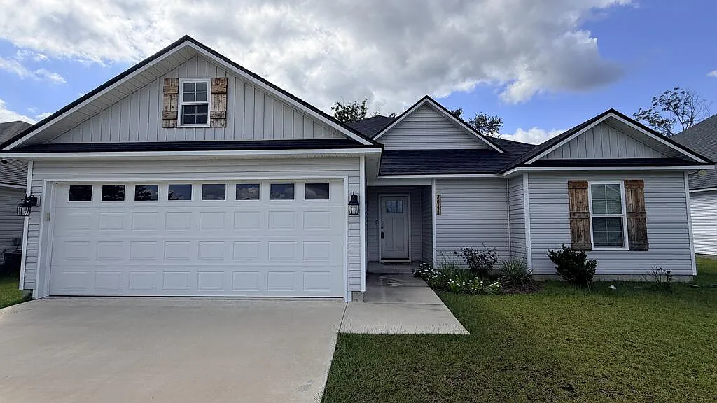 4 bed, 2.0 bath, 1892 sqft, $1,850 — Photo 2