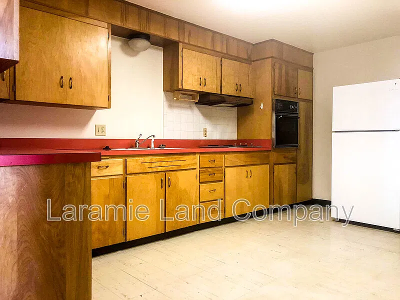 2 bed, 1.0 bath, $825 — Photo 4