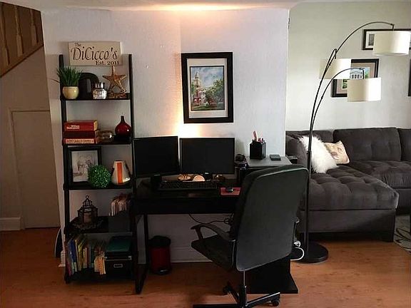 4th image of 3745 NE 171st St APT 40
