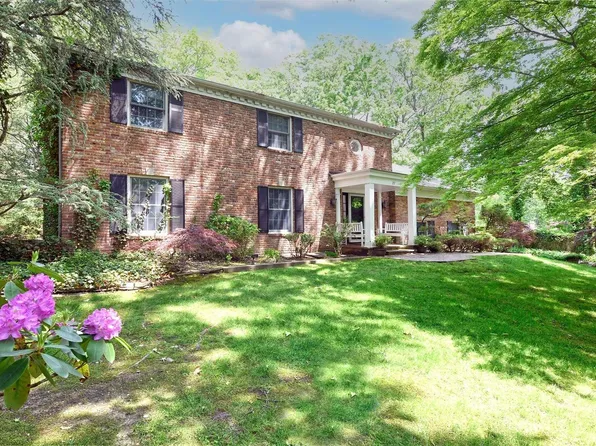 27 Ebbtide Lane, Dix Hills, NY 11746