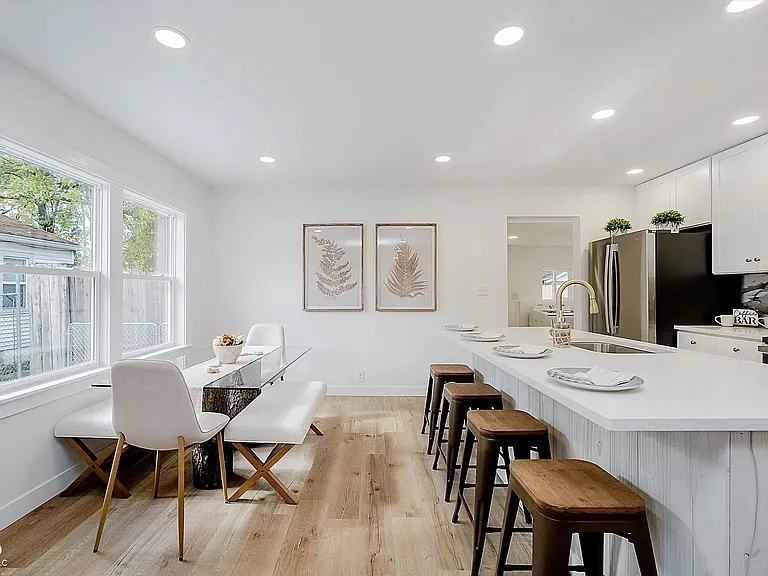 4840 Hillside Ave — Photo 11
