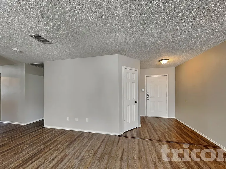 7109 Galveston Dr — Photo 3