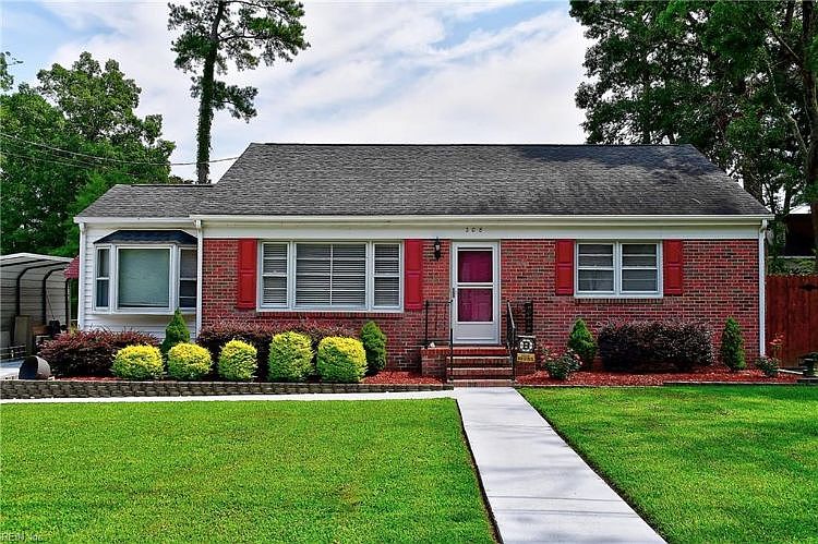 1st image of 208 Pond Dr