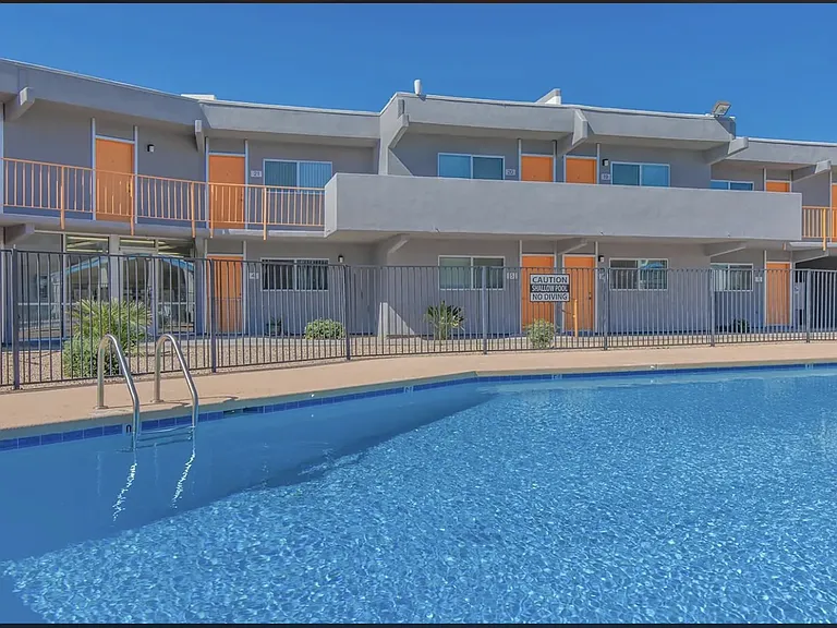 Ocotillo Apartments - Phoenix — Photo 2