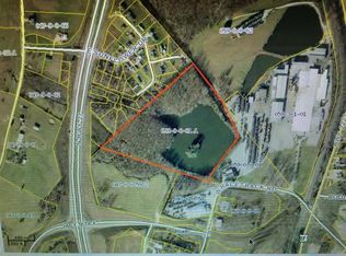 228 E Racetrack Rd, Somerset, KY 42503