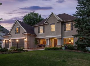 8875 Springwood Dr, Woodbury, MN 55125