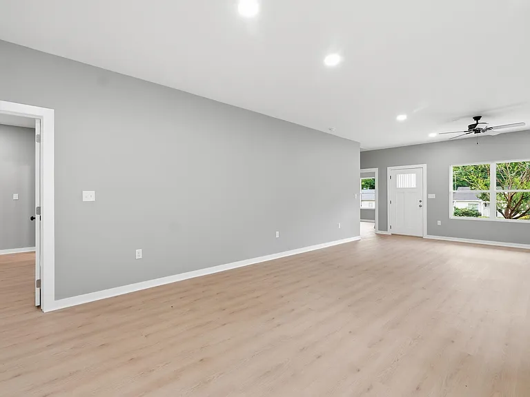 717 Burton St — Photo 5