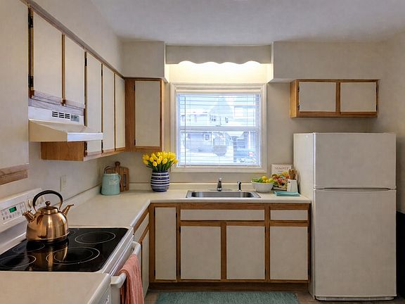 3rd image of 24 Witham Street #16