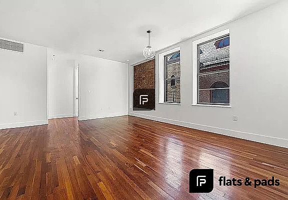 5th image of 186 Bainbridge St #2