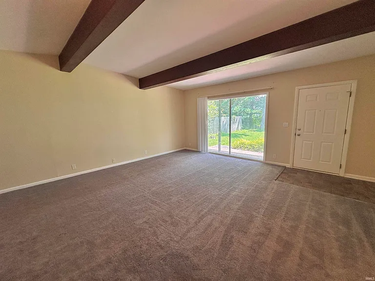 1119 SE Riverside Dr #H — Photo 4