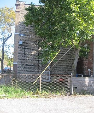 3rd image of 958 N Lawndale Ave