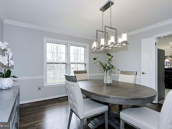 4th image of 7509 Glennon Dr