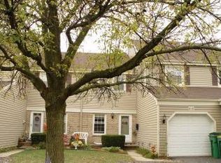 812 Ridge Ave, Elk Grove Village, IL 60007