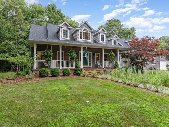 2269 E Cardinal Dr, Midland, MI 48642