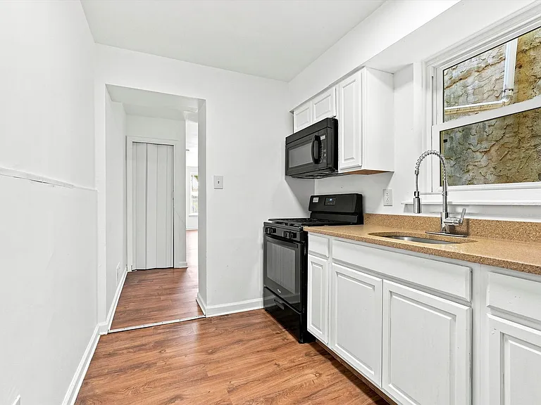2846 Amber St — Photo 15