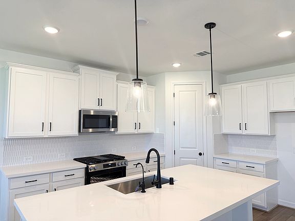 32103 Kalmia Hill Drive Interior Image 4