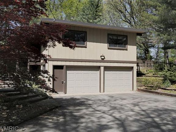 3rd image of 4216 Oakland Dr