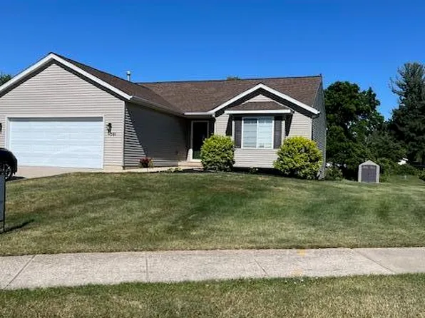 391 Summer Cir SE, Grand Rapids, MI 49548