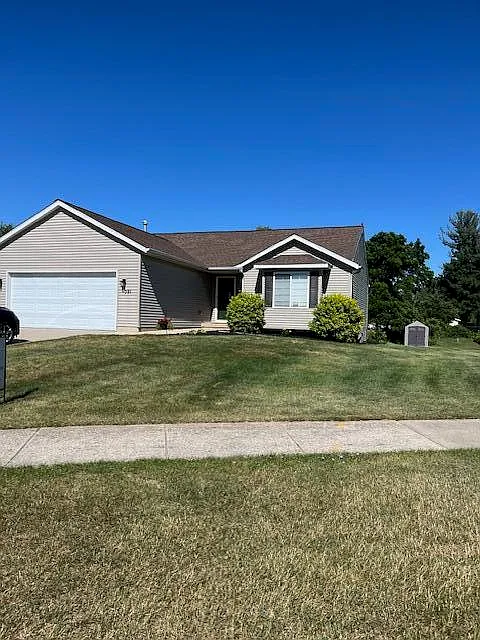 391 Summer Cir SE photo 1