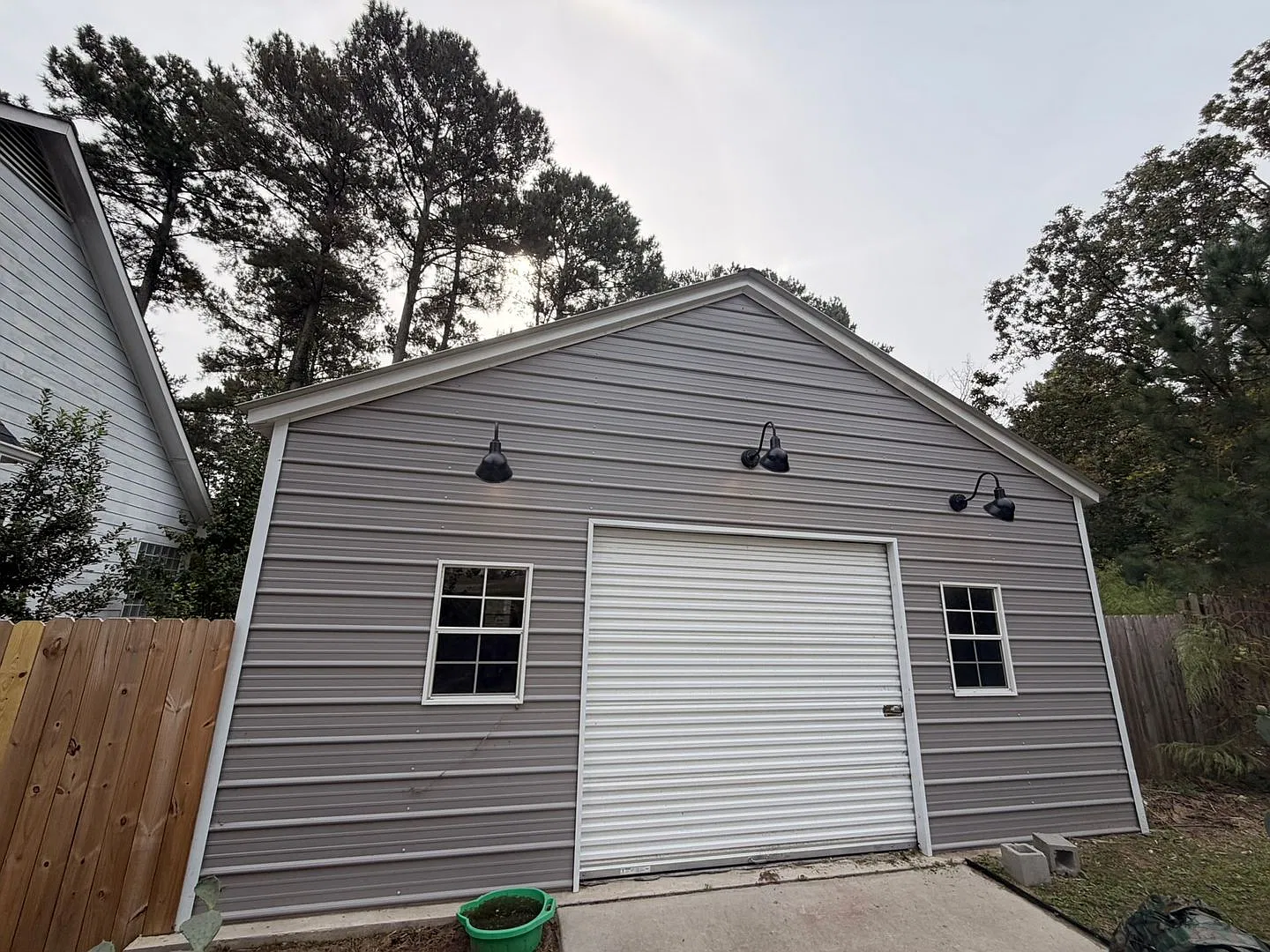 101 Bayou~ Windward Oaks~2 Weeks Free — Photo 2